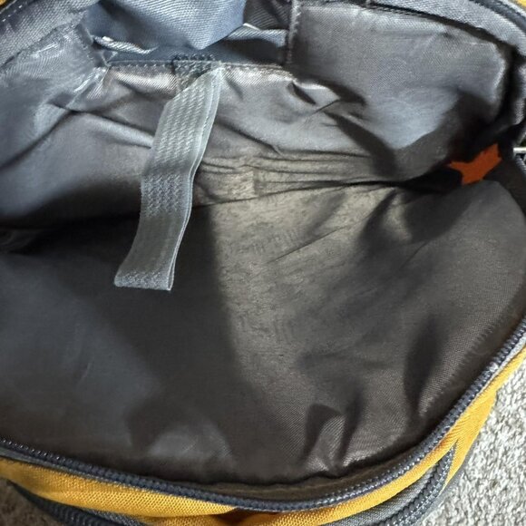 Columbia Outback Golden Fly Hiking Backpack Daypack Yellow Gray Outdoor - Picture 9 of 13